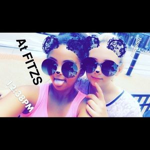 Meet your Posher, Dakota